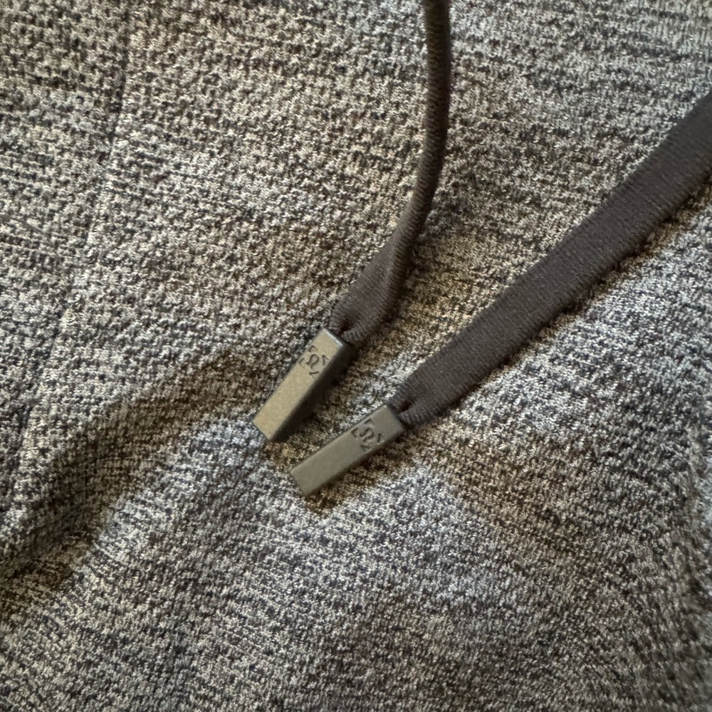 Lululemon Men's Gray Athletic Shorts - Picture 3 of 7